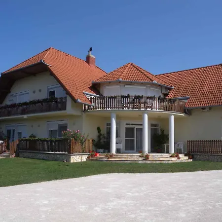 Апартаменты In - Balaton 18812 Денешдиаш