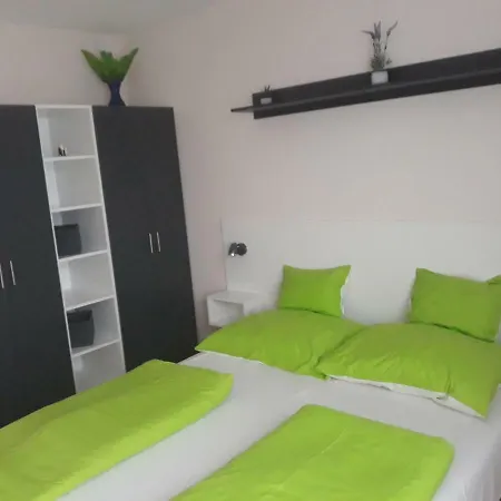 شقة In - Balaton 18812 *